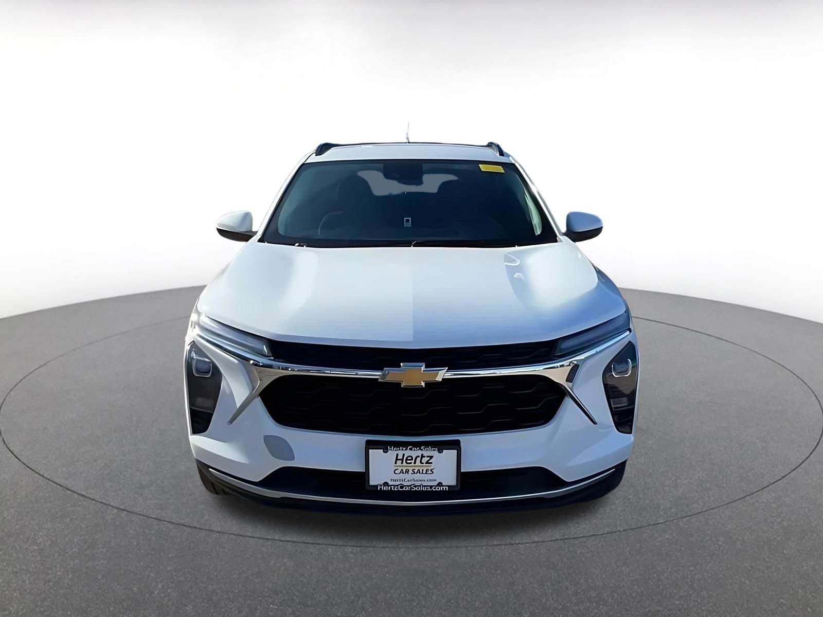 Used 2025 Chevrolet Trax LT image 4