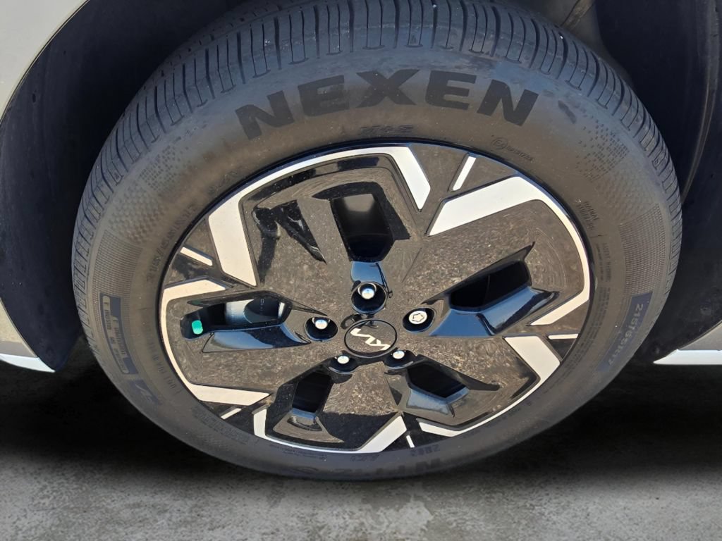Used 2023 Kia Niro Wave FWD image 29