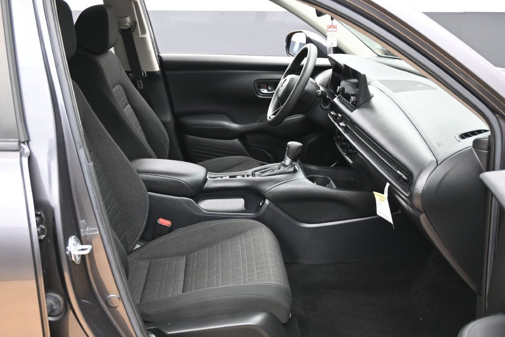 Used 2023 Honda HR-V LX image 34