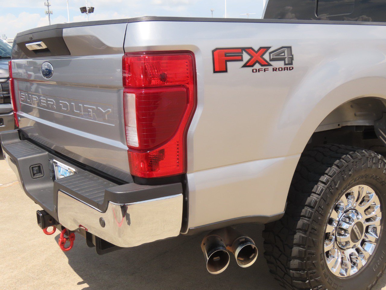 Used 2021 Ford F250 XLT w/ XLT Premium Package AWD/4WD image 12
