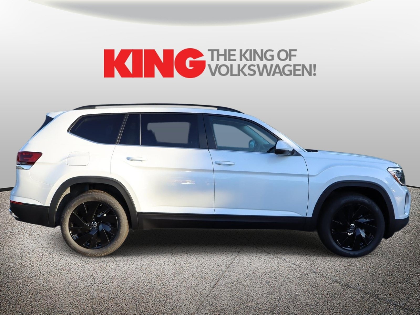 New 2026 Volkswagen Atlas SE FWD image 2
