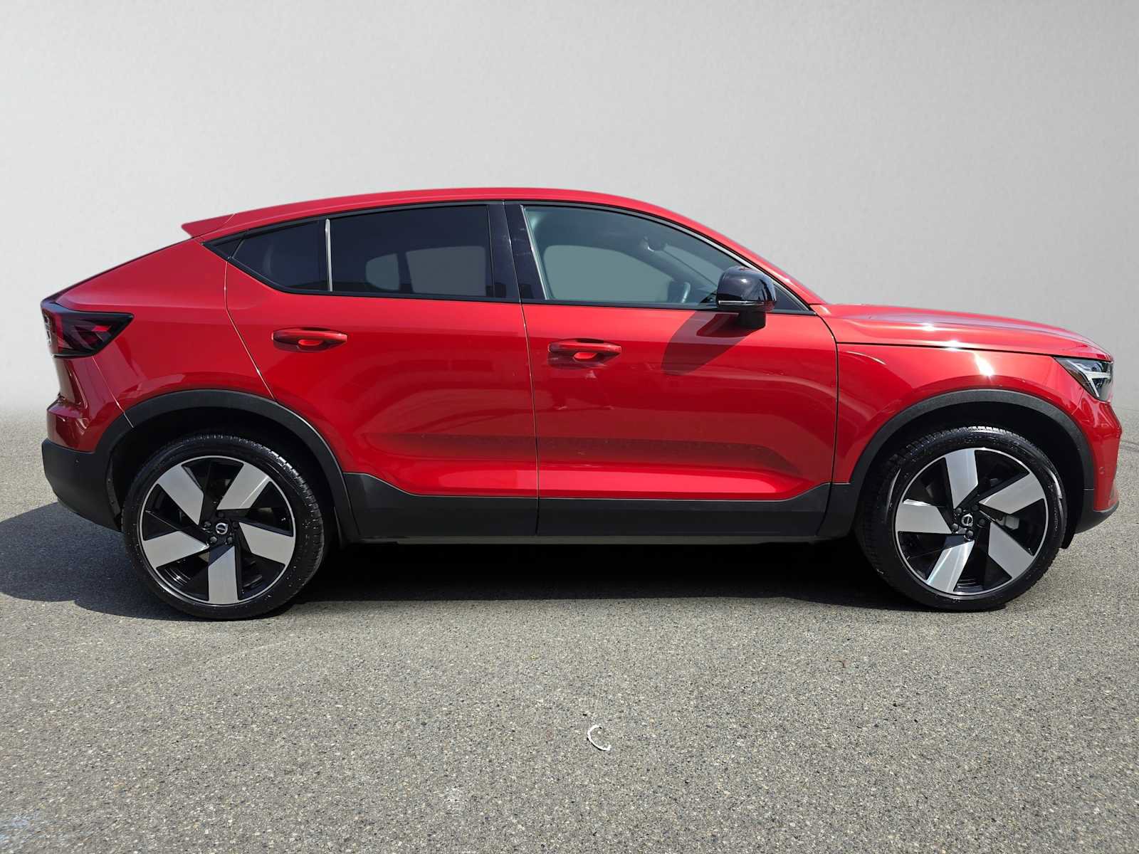 Certified 2023 Volvo C40 P8 Recharge Plus w/ Climate Package AWD/4WD image 3