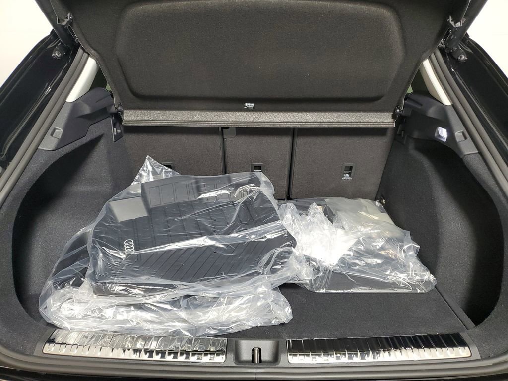 New 2026 Audi Q3 quattro 2.0T AWD/4WD image 9