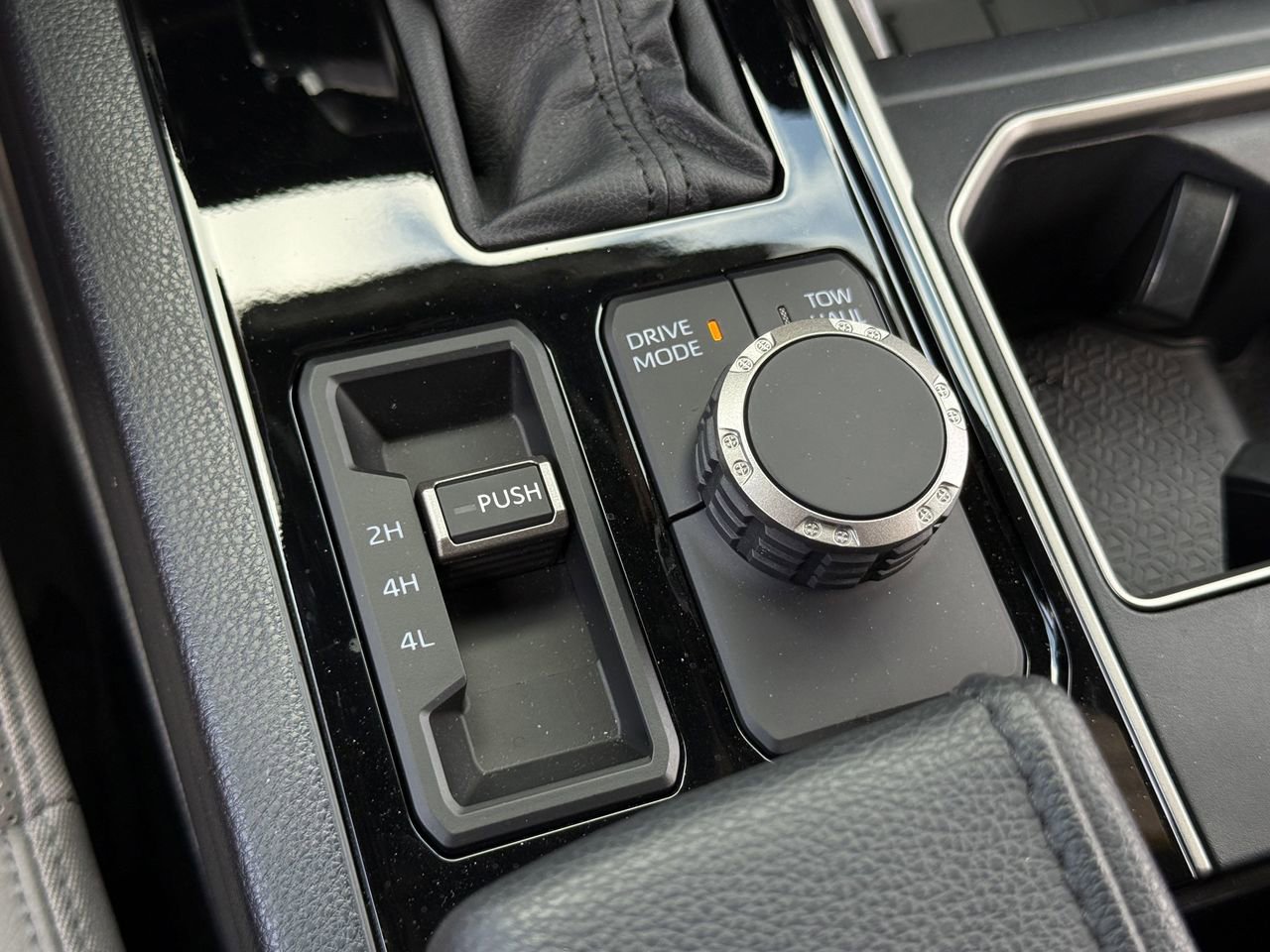 Used 2025 Toyota Tundra SR5 w/ SR5 Premium Package AWD/4WD image 20