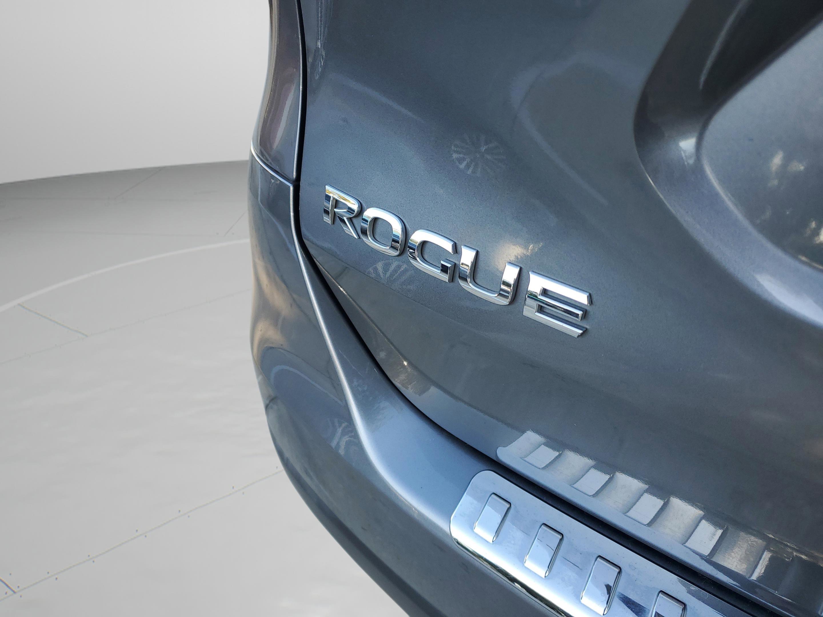 Used 2016 Nissan Rogue SV image 9