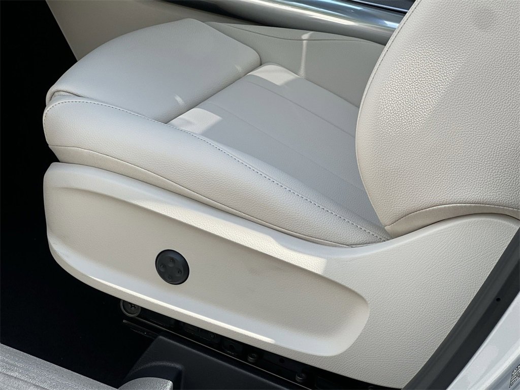 Certified 2026 Mercedes-Benz GLA 250 4MATIC image 12