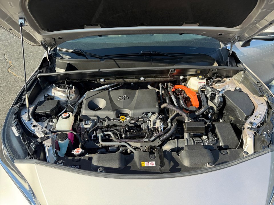 Used 2022 Toyota Venza LE image 20