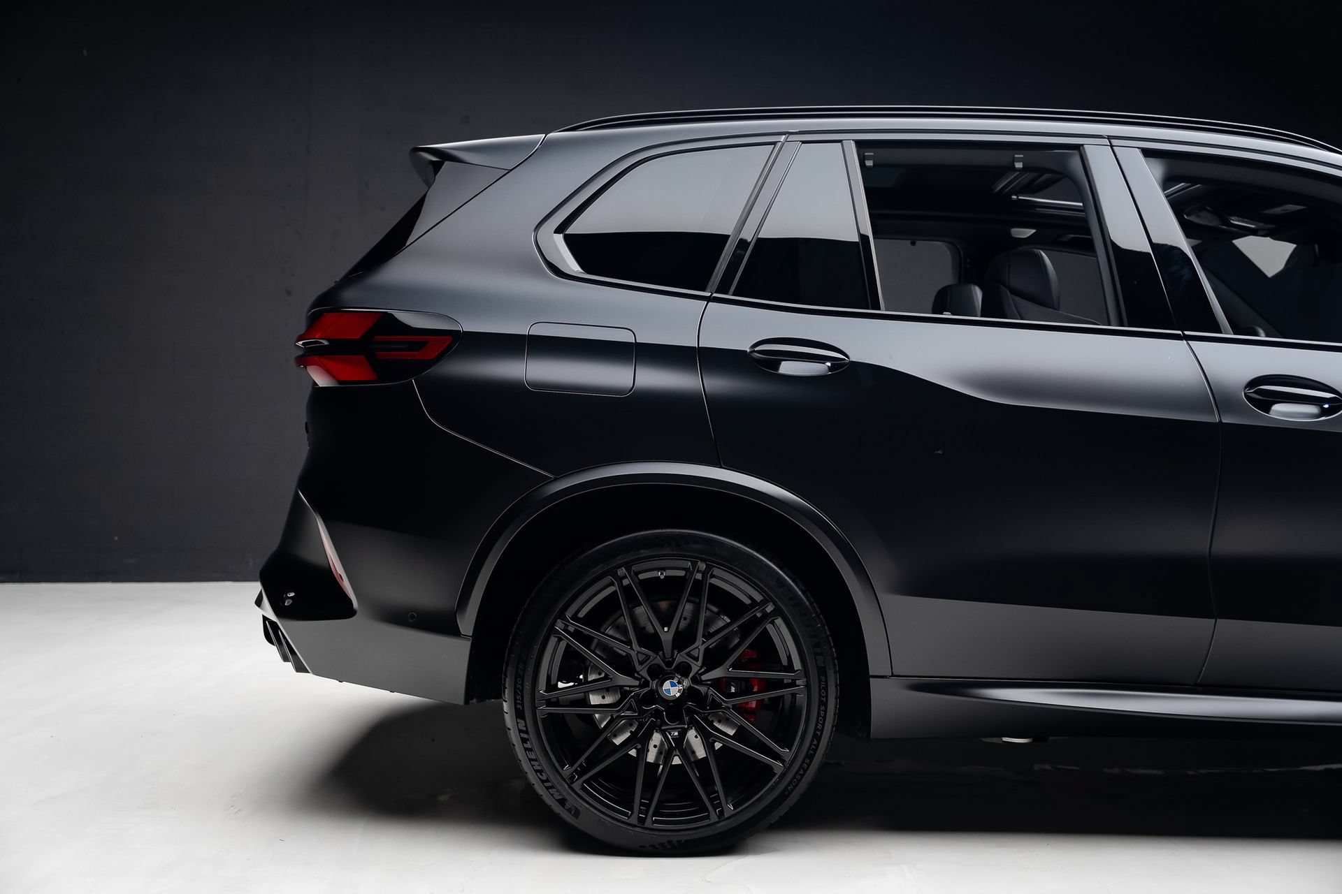 Used 2024 BMW X5 M Competition w/ Executive Package AWD/4WD image 38