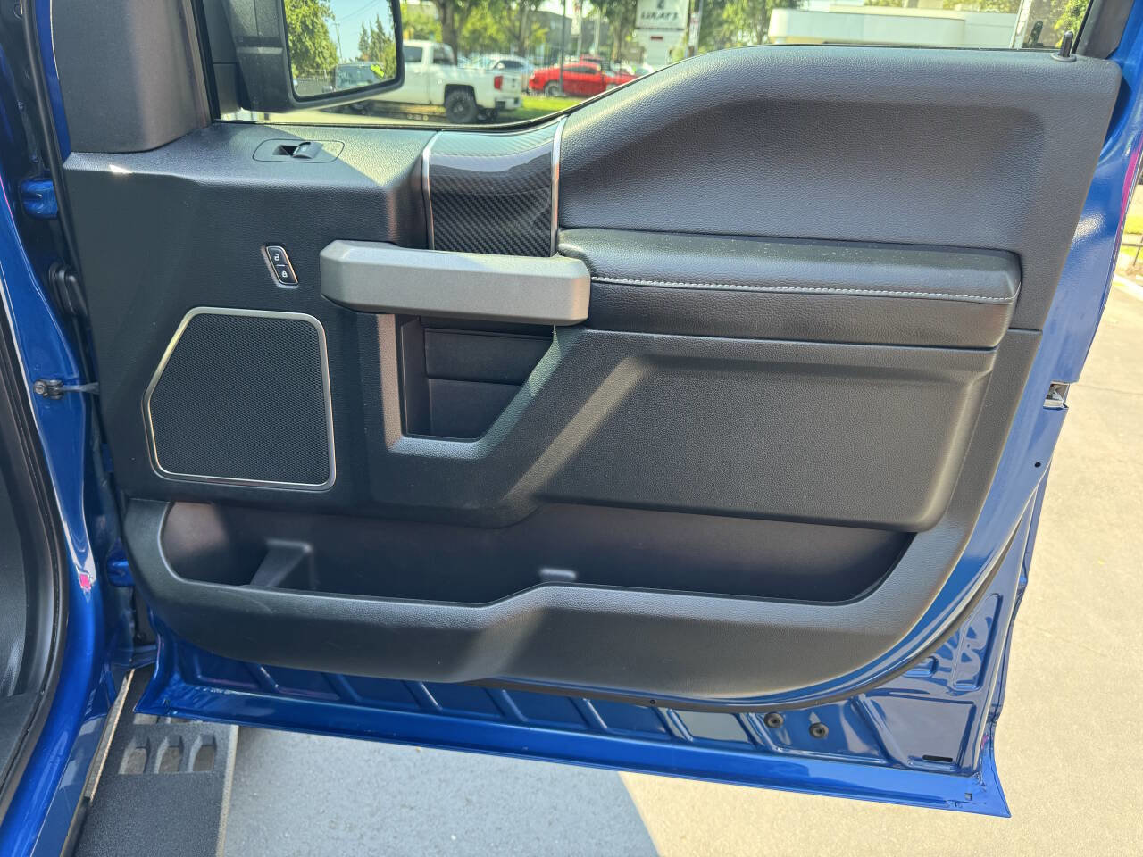 Used 2018 Ford F150 Raptor w/ Equipment Group 802A Luxury image 17
