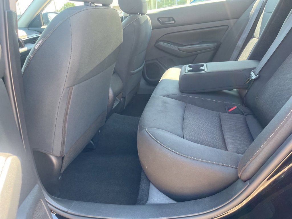 Used 2024 Nissan Altima 2.5 SV image 14