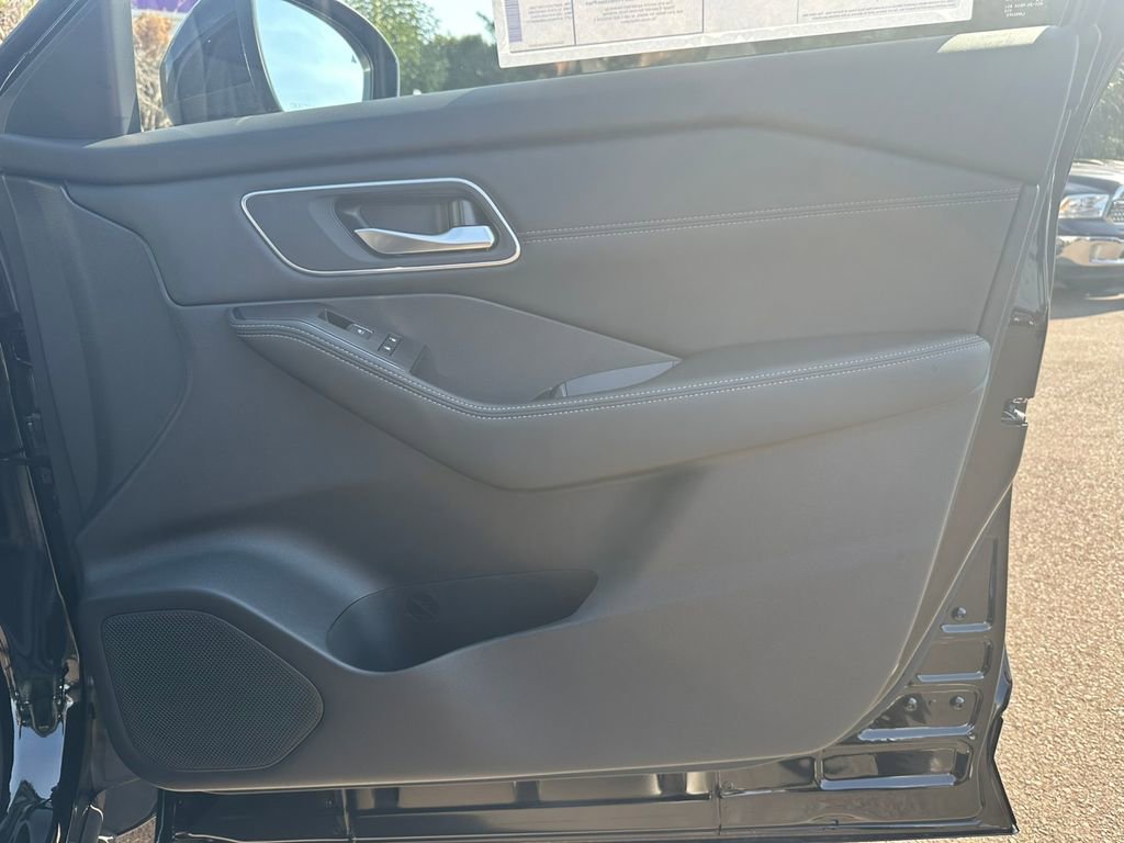 New 2026 Nissan Rogue Platinum w/ Platinum Premium Package AWD/4WD image 22