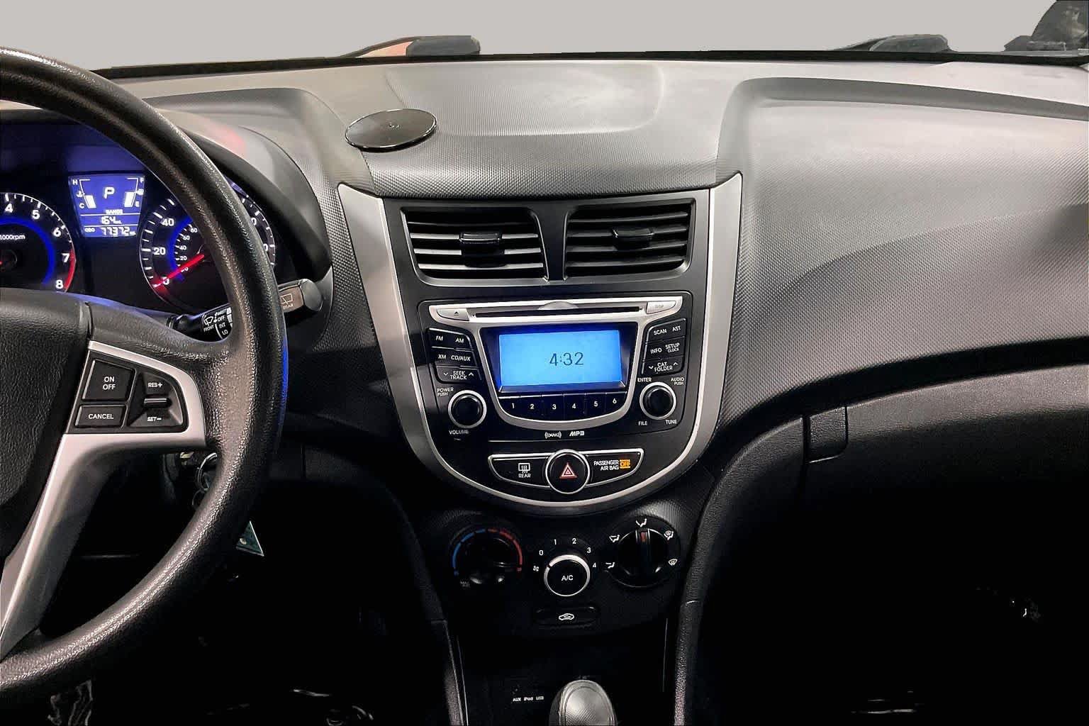 Used 2012 Hyundai Accent GS FWD image 7