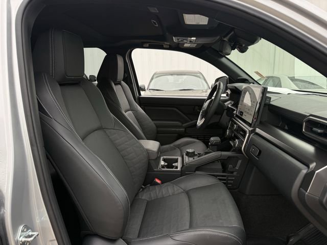Used 2025 Toyota 4Runner TRD Off-Road Premium w/ Tow Technology Package AWD/4WD image 34