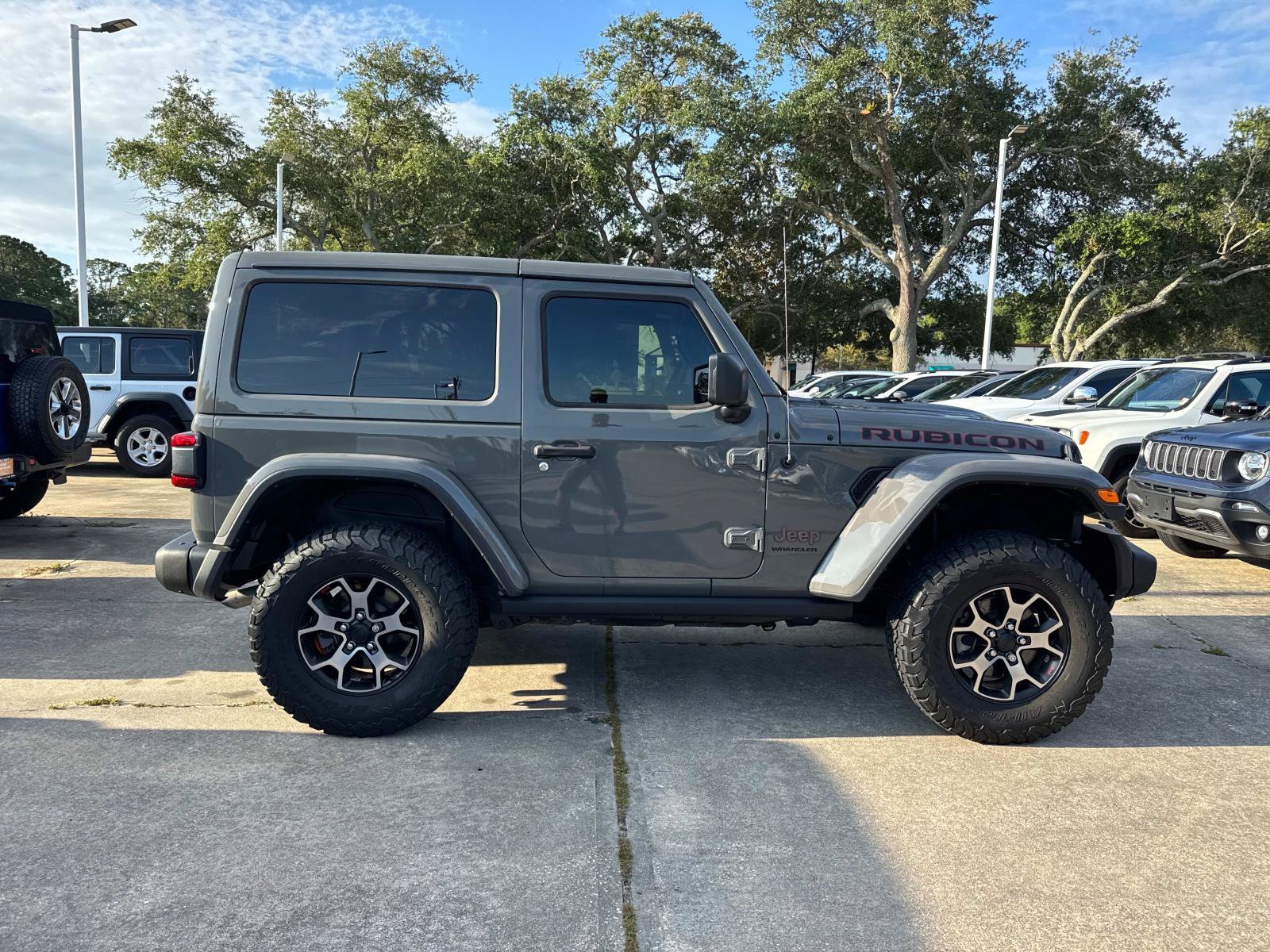 Used 2019 Jeep Wrangler Rubicon w/ Steel Bumper Group AWD/4WD image 2