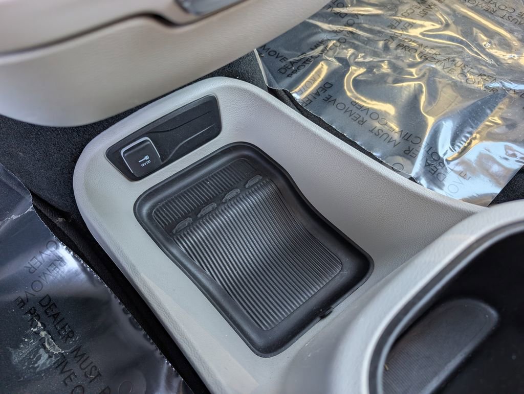 Used 2024 Chrysler Pacifica Touring-L FWD image 34
