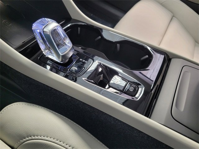 New 2026 Volvo XC40 B5 Plus w/ Protection Package Premier image 19