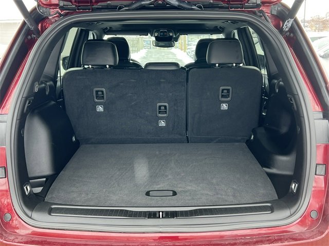 Used 2024 Jeep Grand Cherokee Altitude image 36