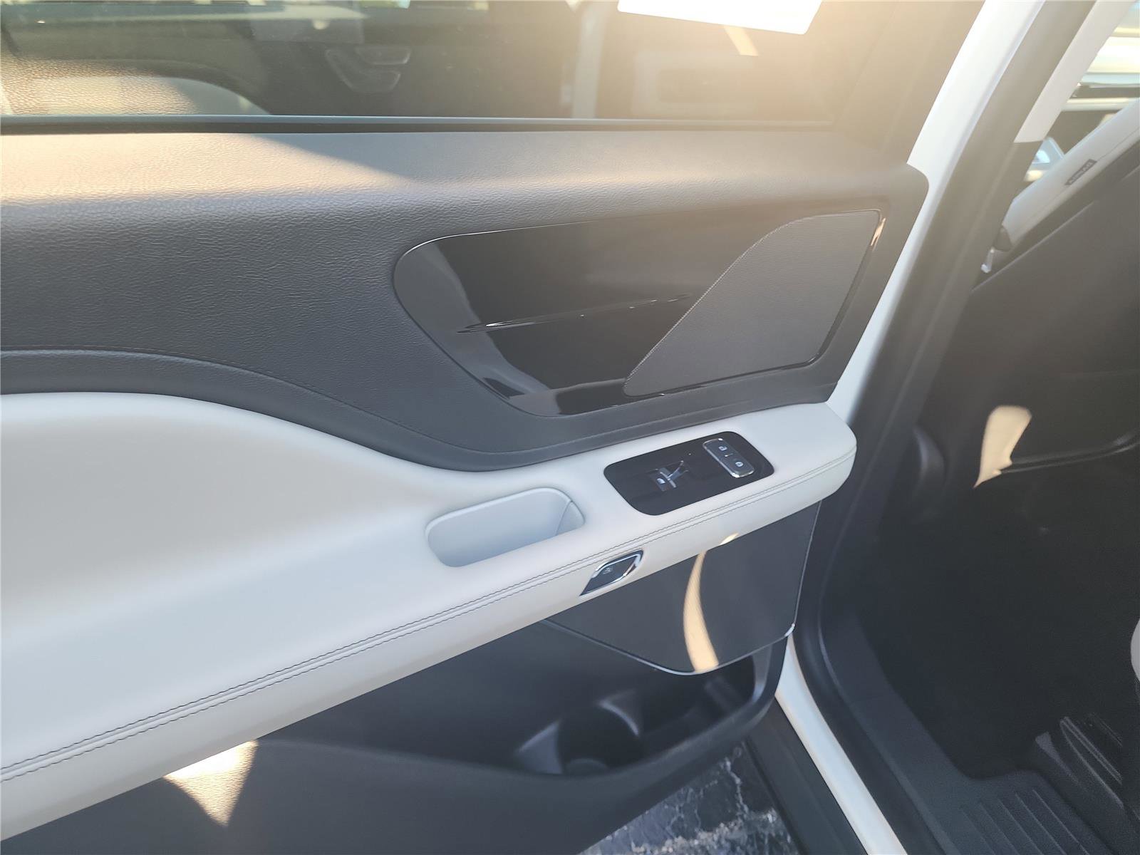 New 2026 Lincoln Aviator 2WD image 16