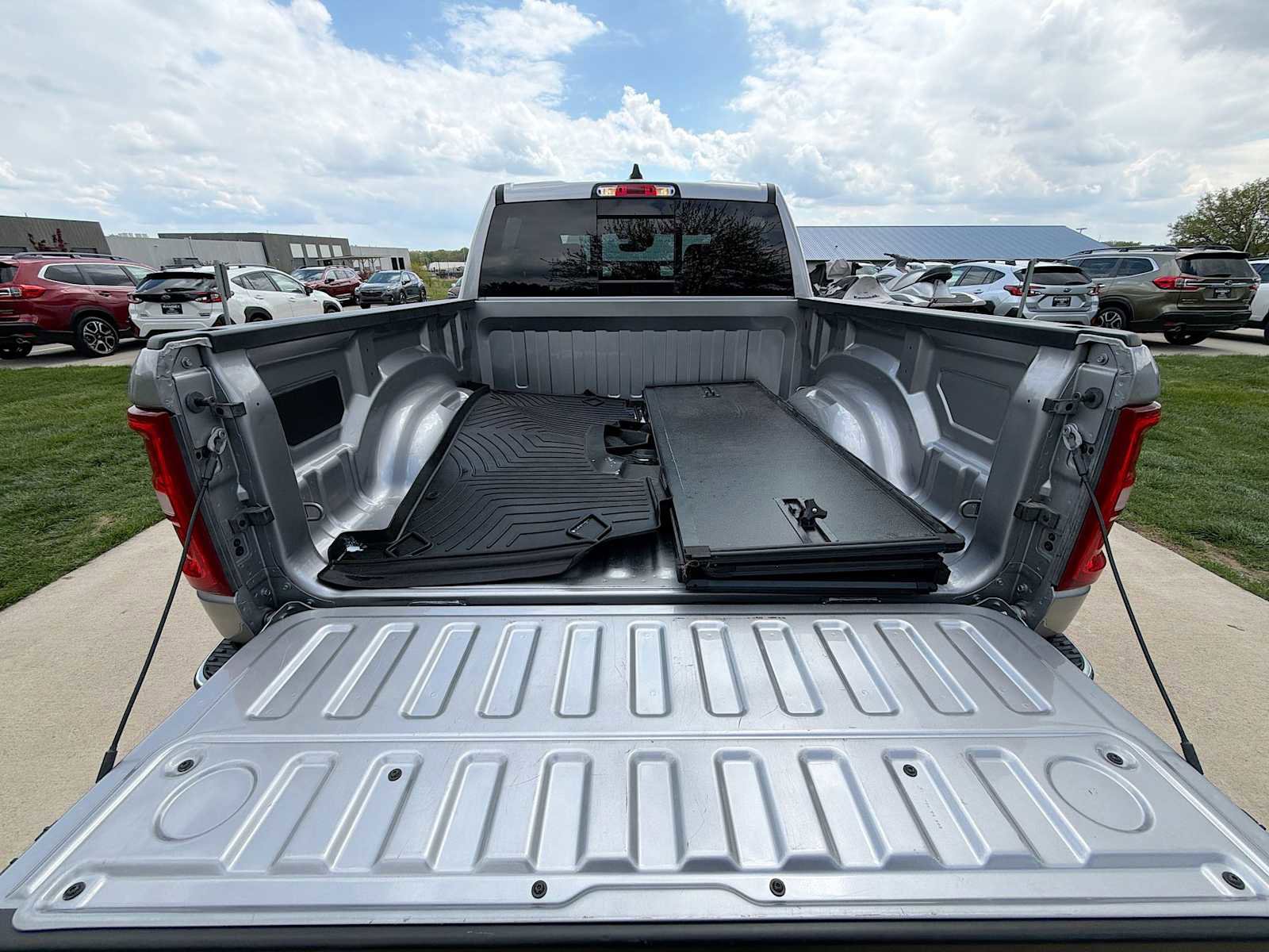 Used 2025 RAM 1500 Laramie AWD/4WD image 29