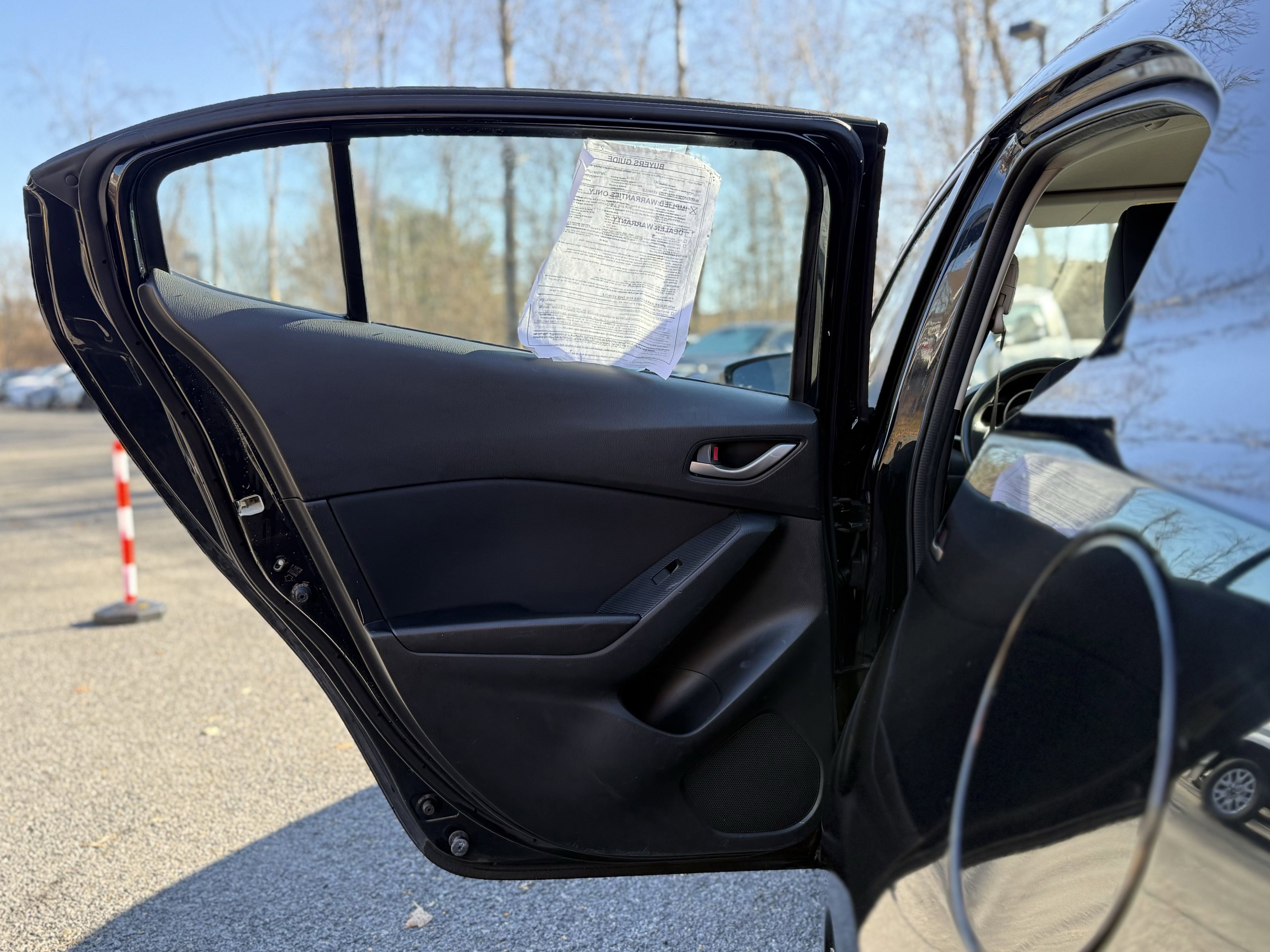 Used 2014 MAZDA MAZDA3 i Sport image 25