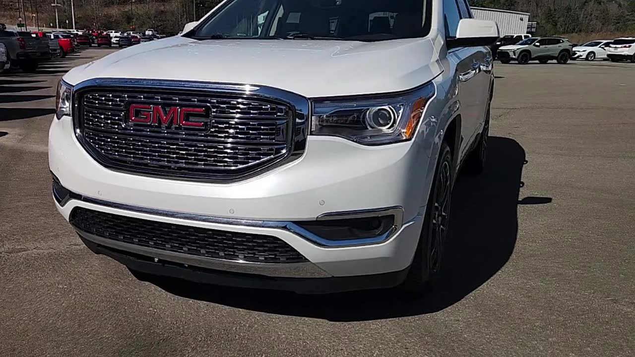 Used 2019 GMC Acadia Denali image 3