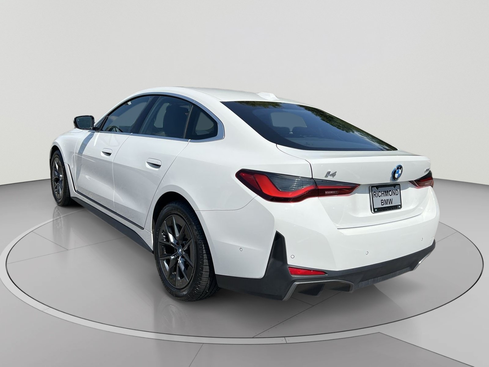 Used 2023 BMW i4 eDrive40 w/ Premium Package RWD image 3