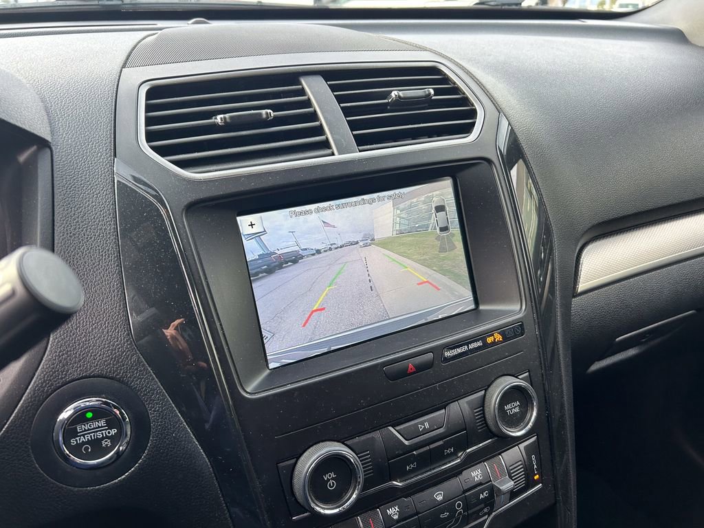 Used 2018 Ford Explorer XLT w/ Equipment Group 201A image 26