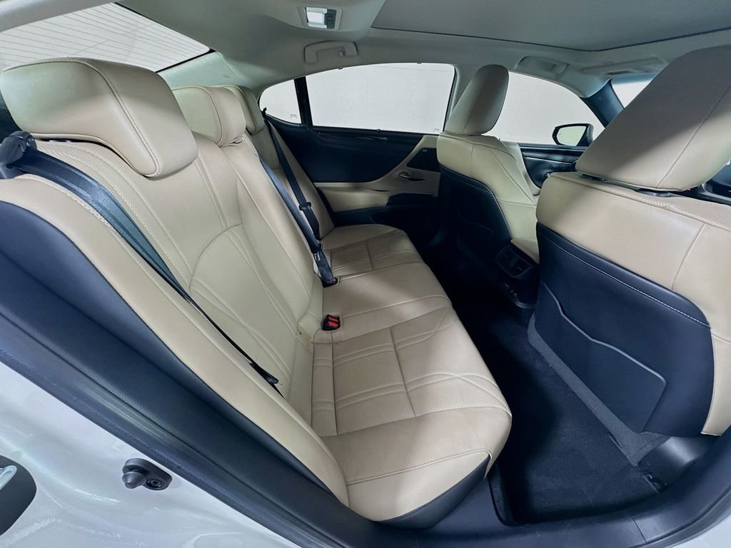 Used 2020 Lexus ES 350 Ultra Luxury w/ Accessory Package 2 FWD image 35