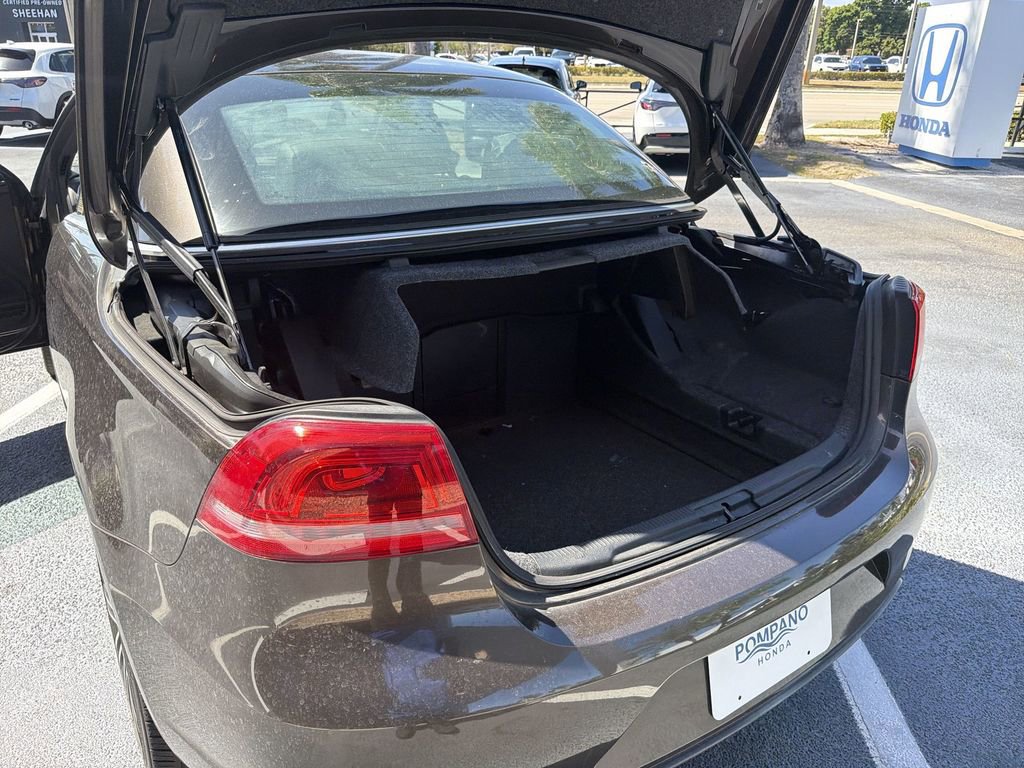 Used 2015 Volkswagen Eos Final Edition image 24