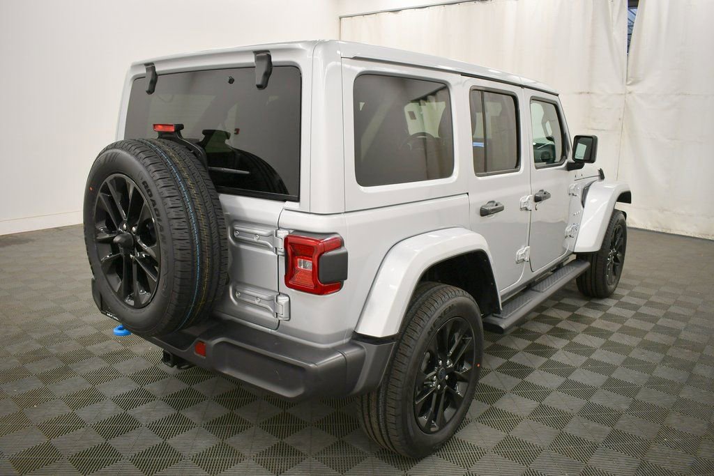 Used 2024 Jeep Wrangler Unlimited Sahara image 8