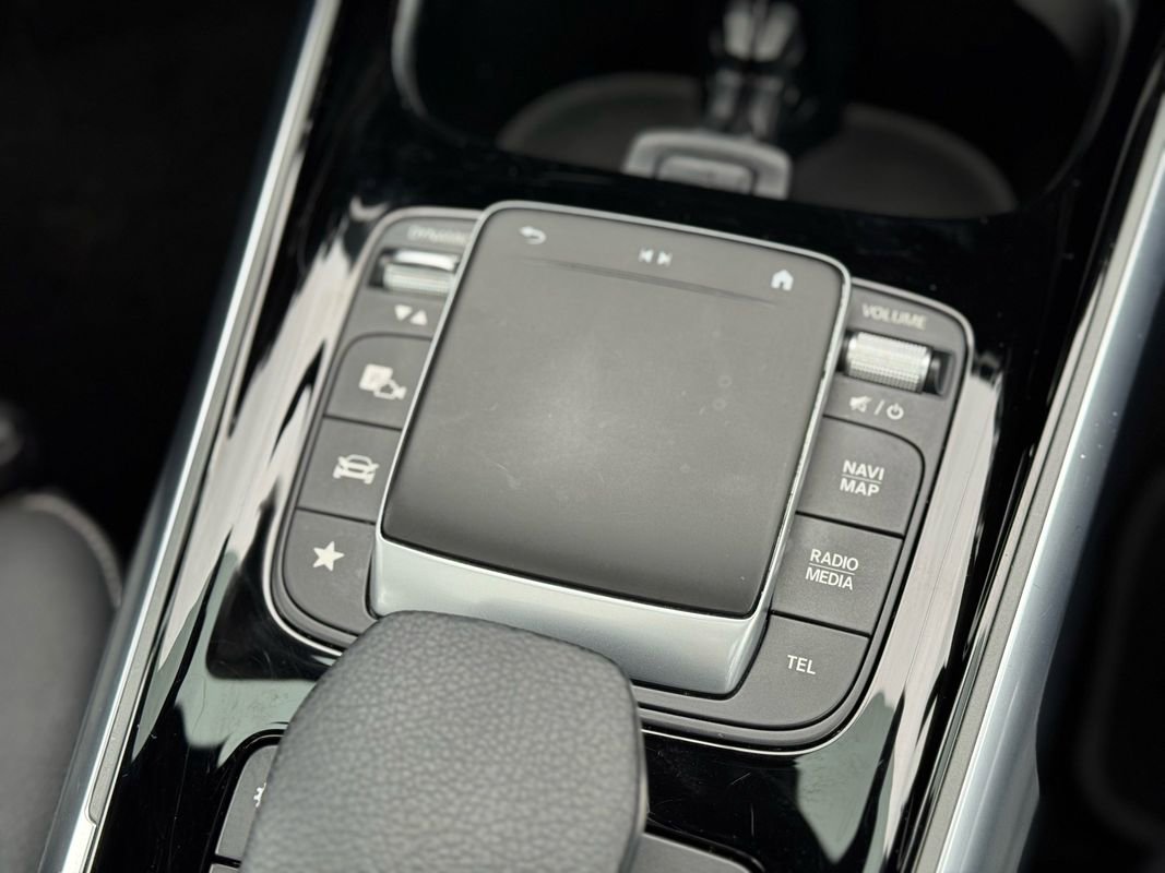 Used 2021 Mercedes-Benz GLB 35 AMG 4MATIC w/ Parking Assistance Package image 20