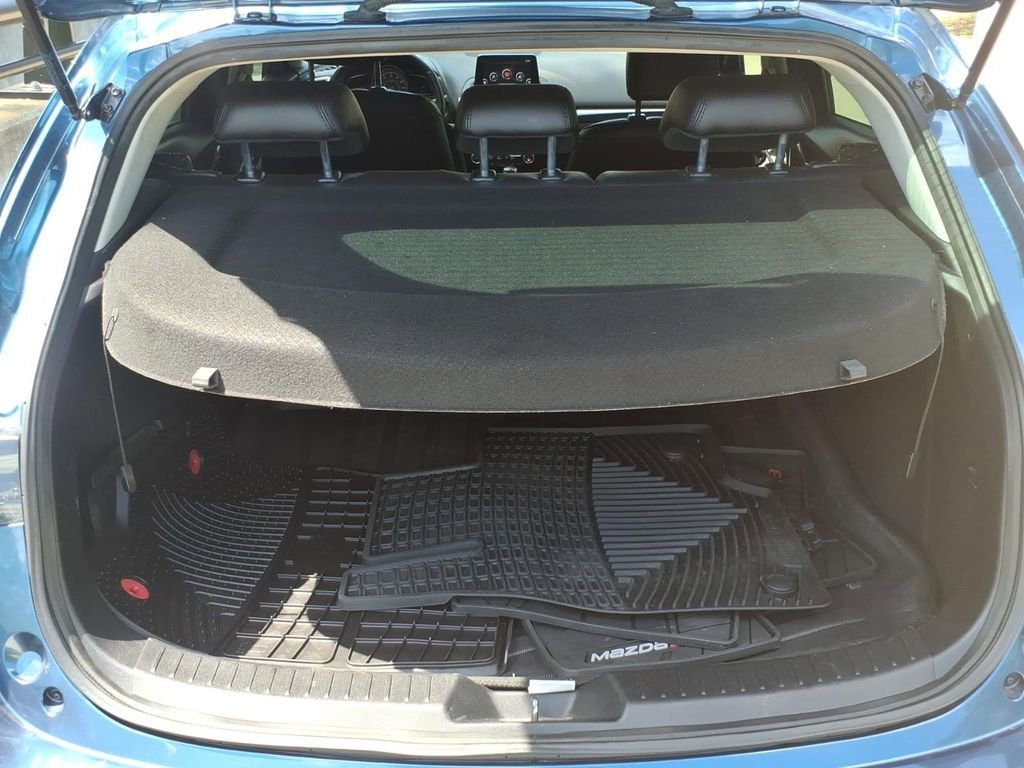 Used 2018 MAZDA MAZDA3 Touring image 22