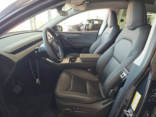 Used 2026 Tesla Model Y AWD image 5