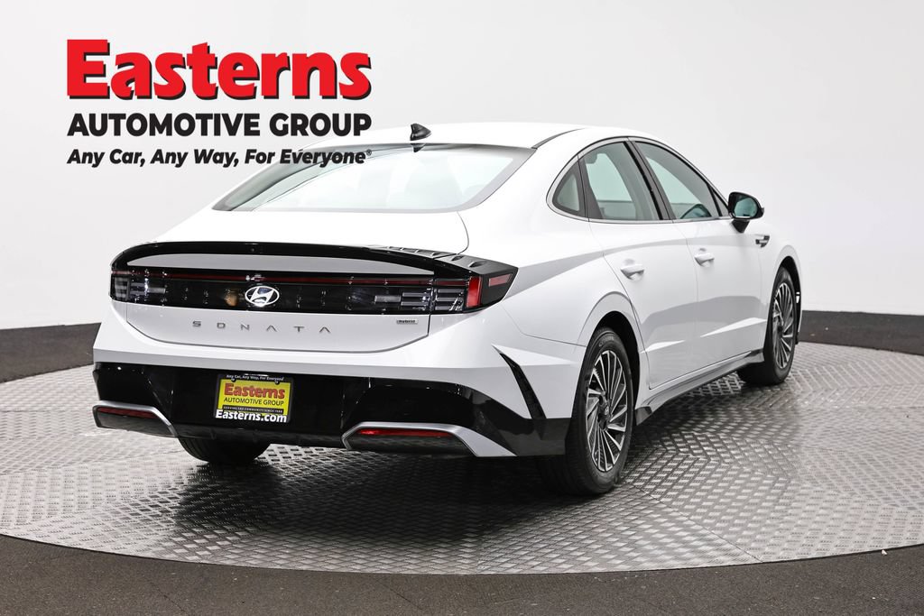 Used 2025 Hyundai Sonata SEL FWD image 5