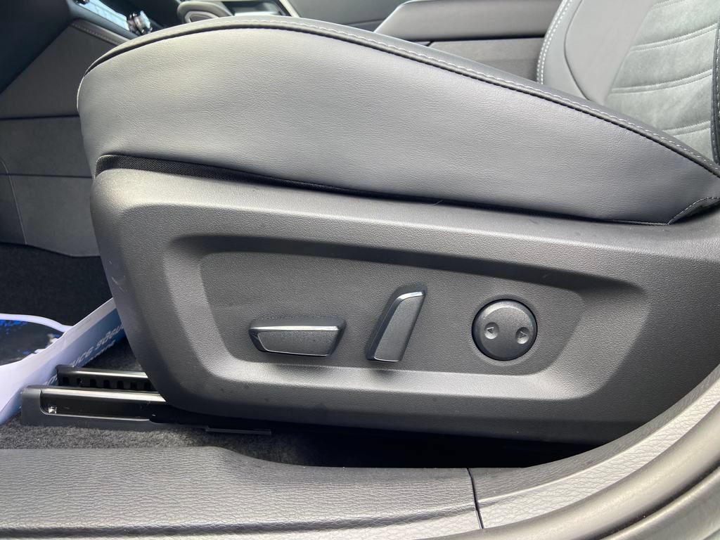 New 2025 Mitsubishi Outlander AWD image 42