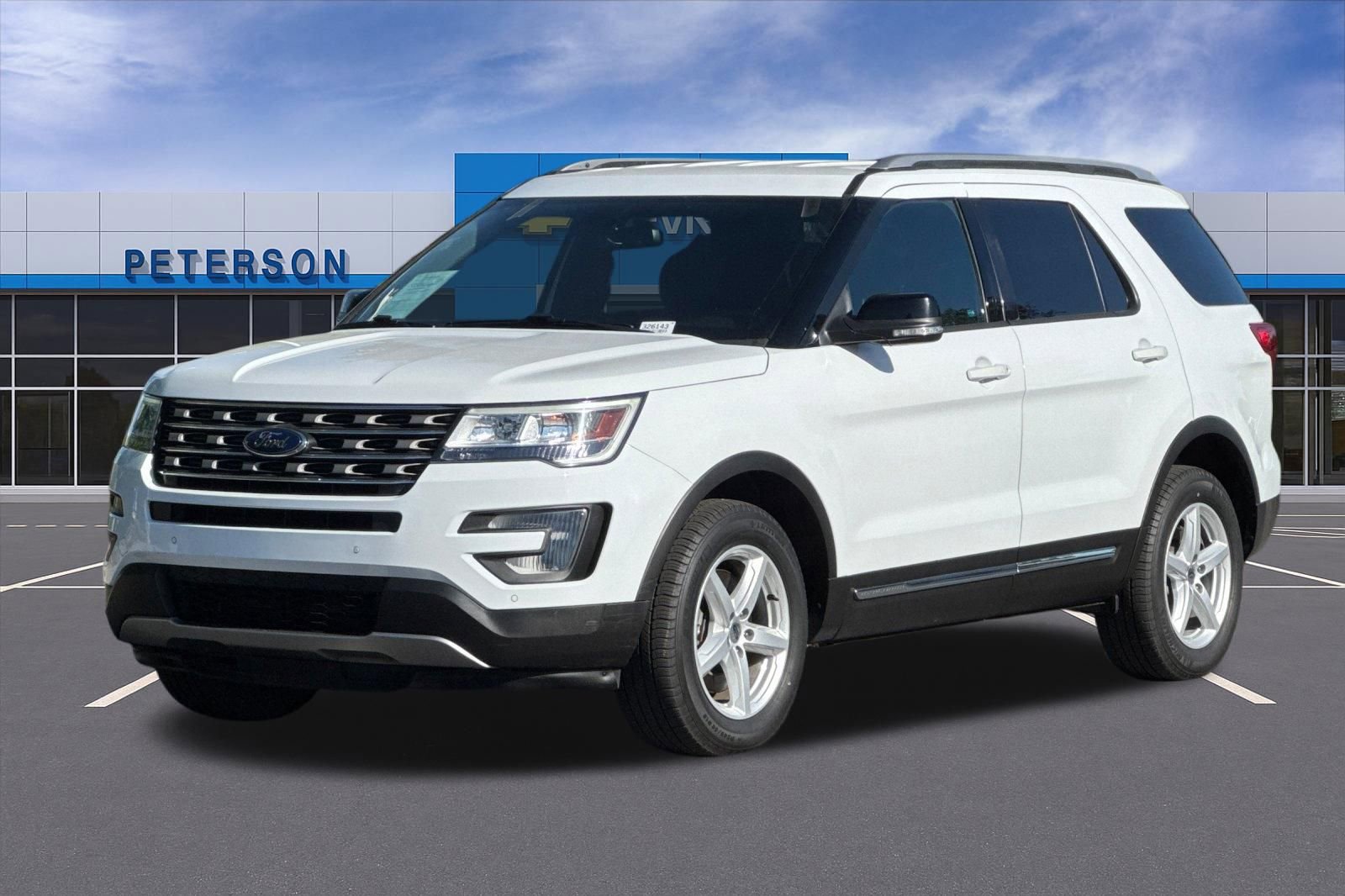 Used 2017 Ford Explorer XLT AWD/4WD image 8