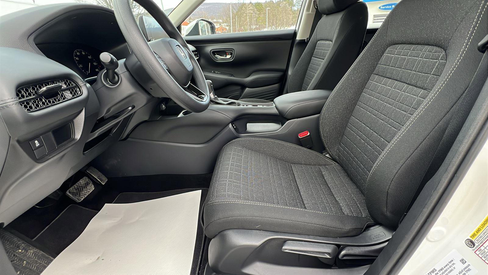 Certified 2025 Honda HR-V LX image 21