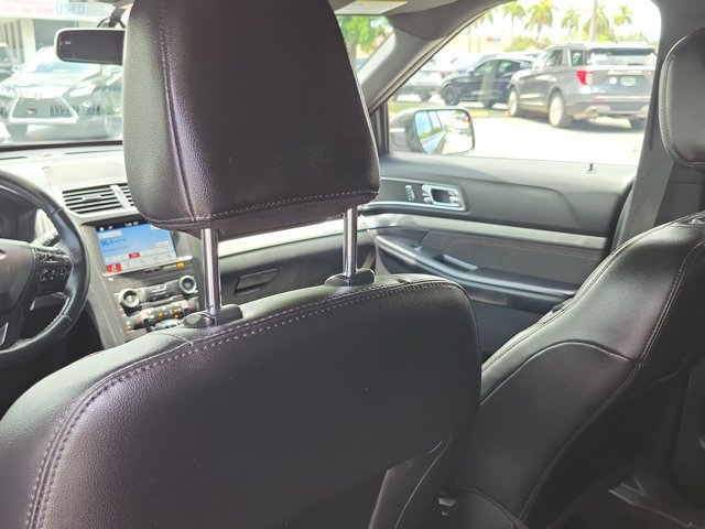 Certified 2018 Ford Explorer XLT w/ Equipment Group 202A FWD image 15