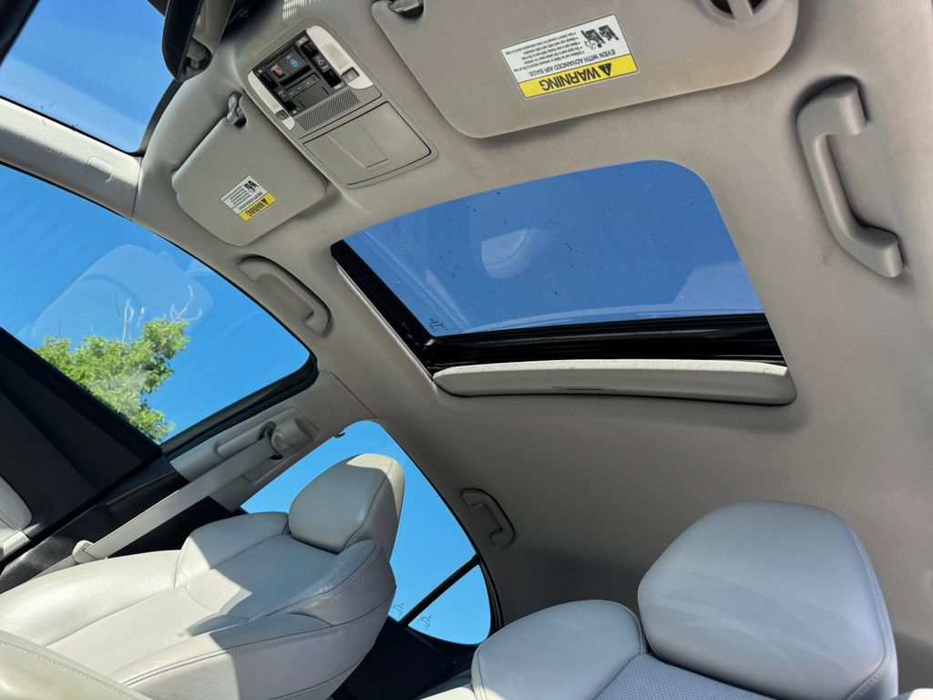 Used 2016 Acura TLX w/ Technology Package FWD image 9