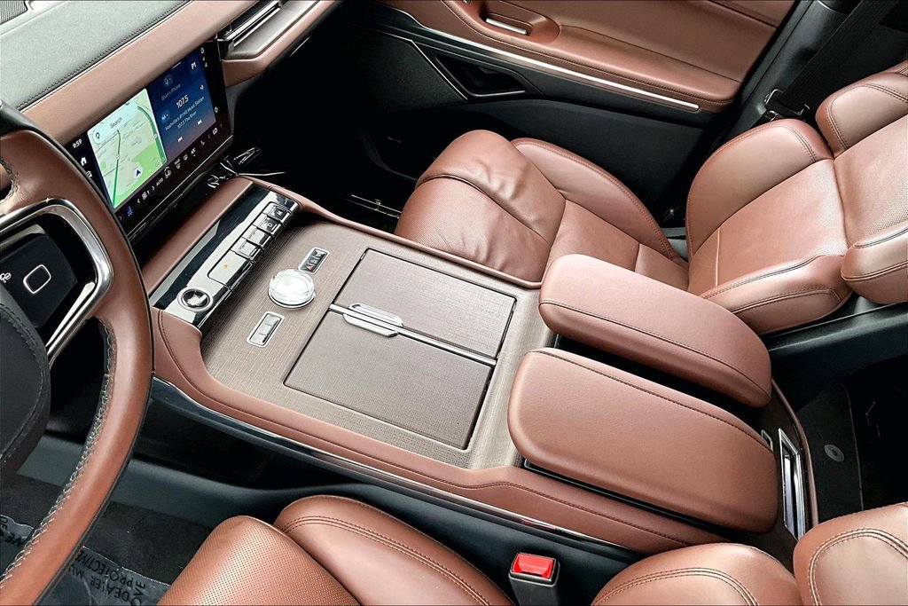 Used 2025 Lincoln Navigator L Reserve AWD/4WD image 19