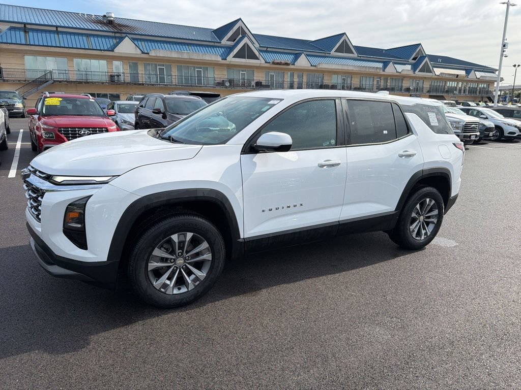 Used 2025 Chevrolet Equinox LT AWD/4WD image 6