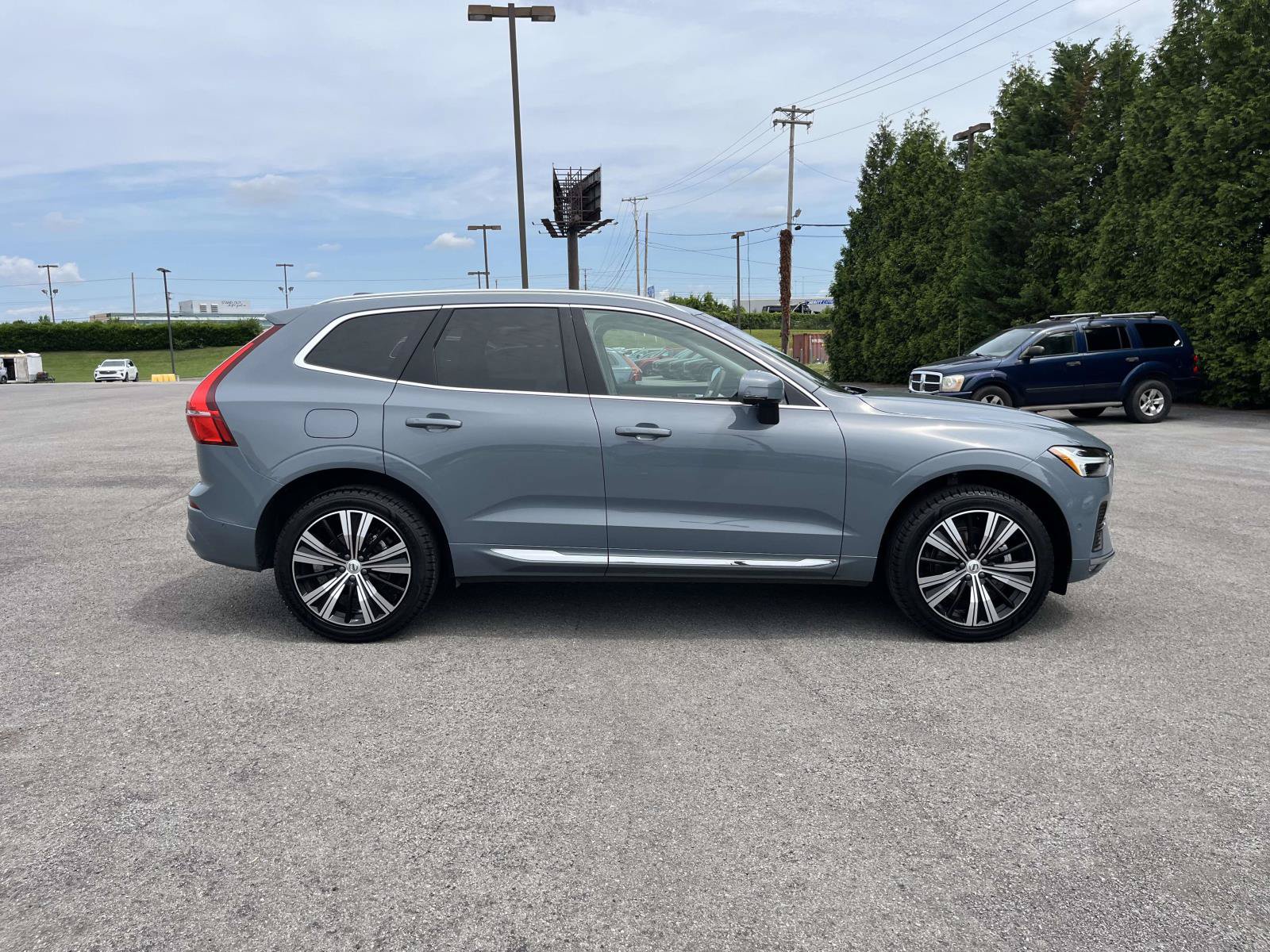 Certified 2023 Volvo XC60 B5 Ultimate w/ Climate Package AWD/4WD image 4
