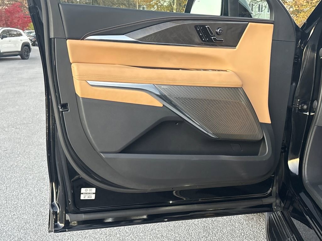 New 2025 Cadillac Escalade IQ Luxury 2 image 31