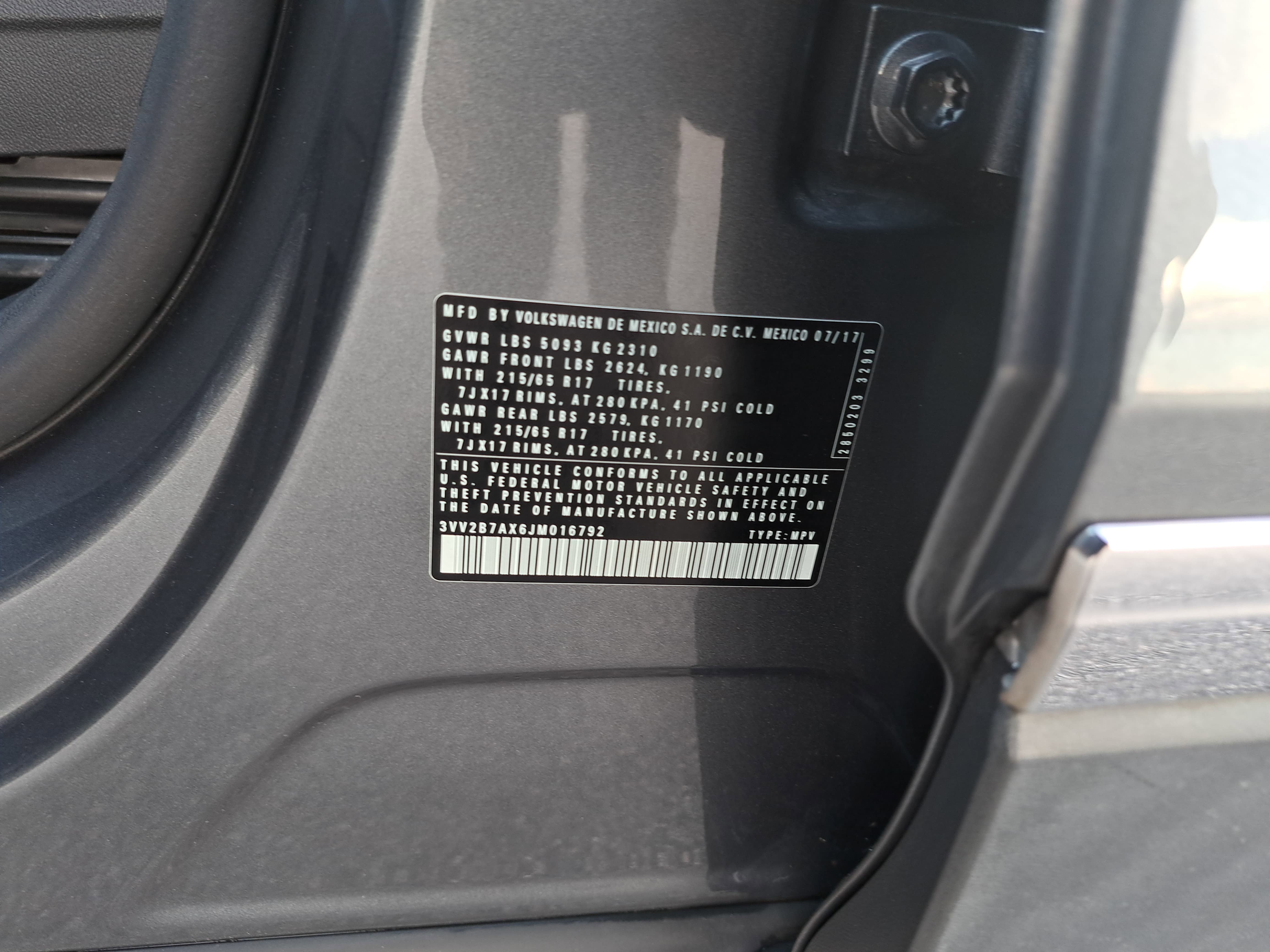 Used 2018 Volkswagen Tiguan SE w/ Panoramic Sunroof Package AWD/4WD image 32