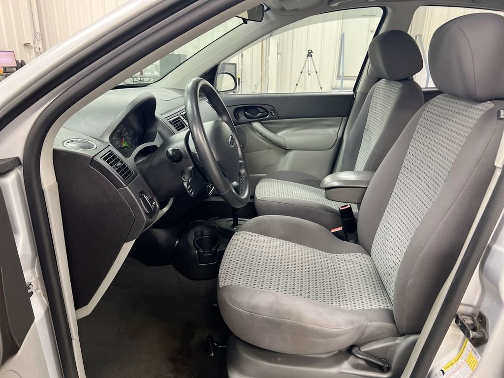 Used 2007 Ford Focus S FWD image 18