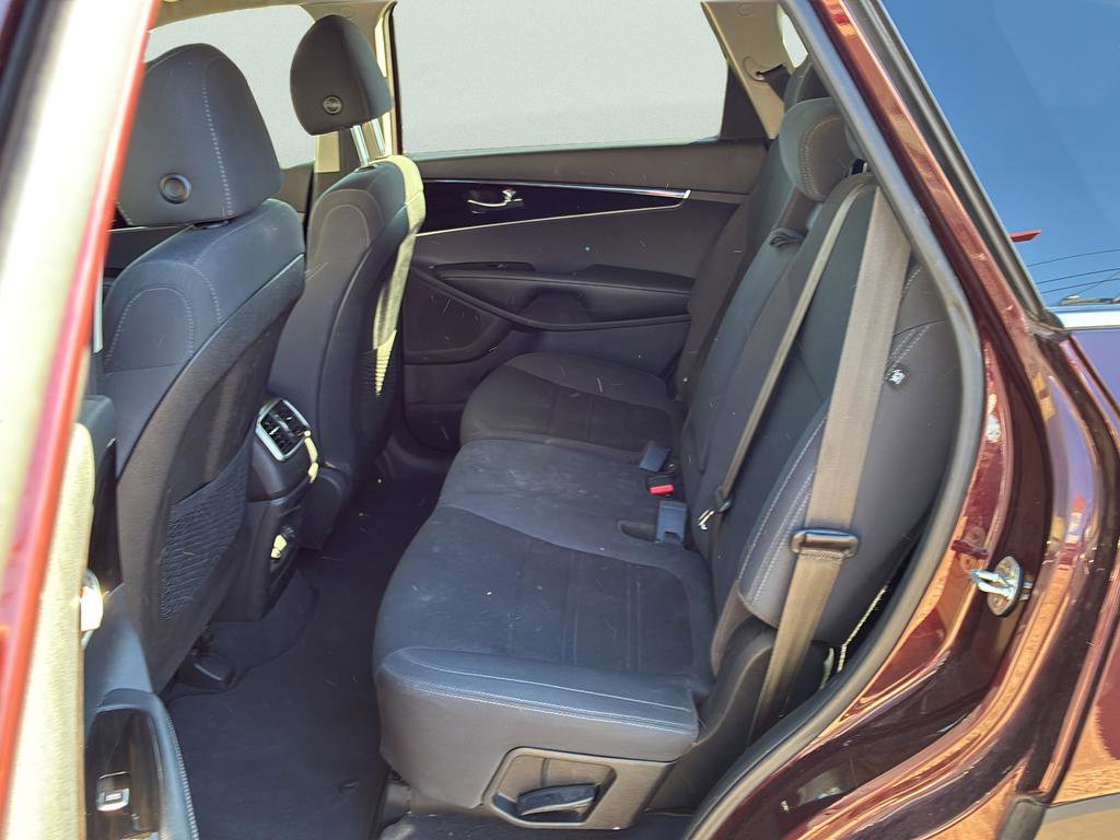 Used 2019 Kia Sorento FWD image 19