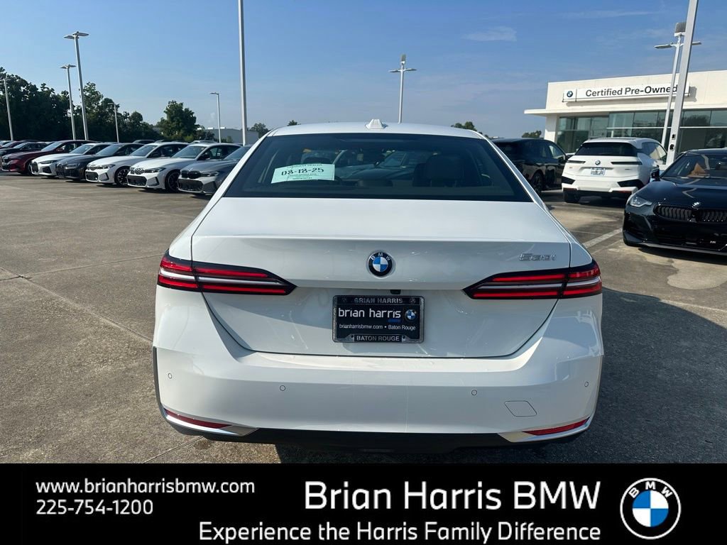 Certified 2025 BMW 530i image 4