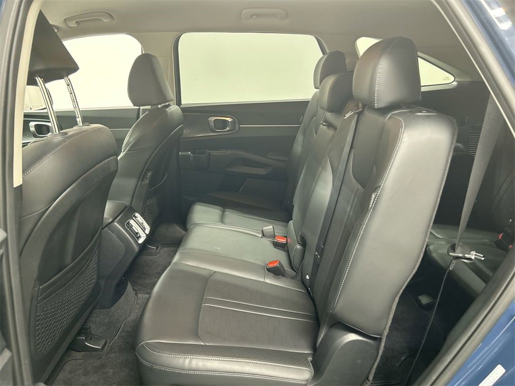 Certified 2025 Kia Sorento S image 20