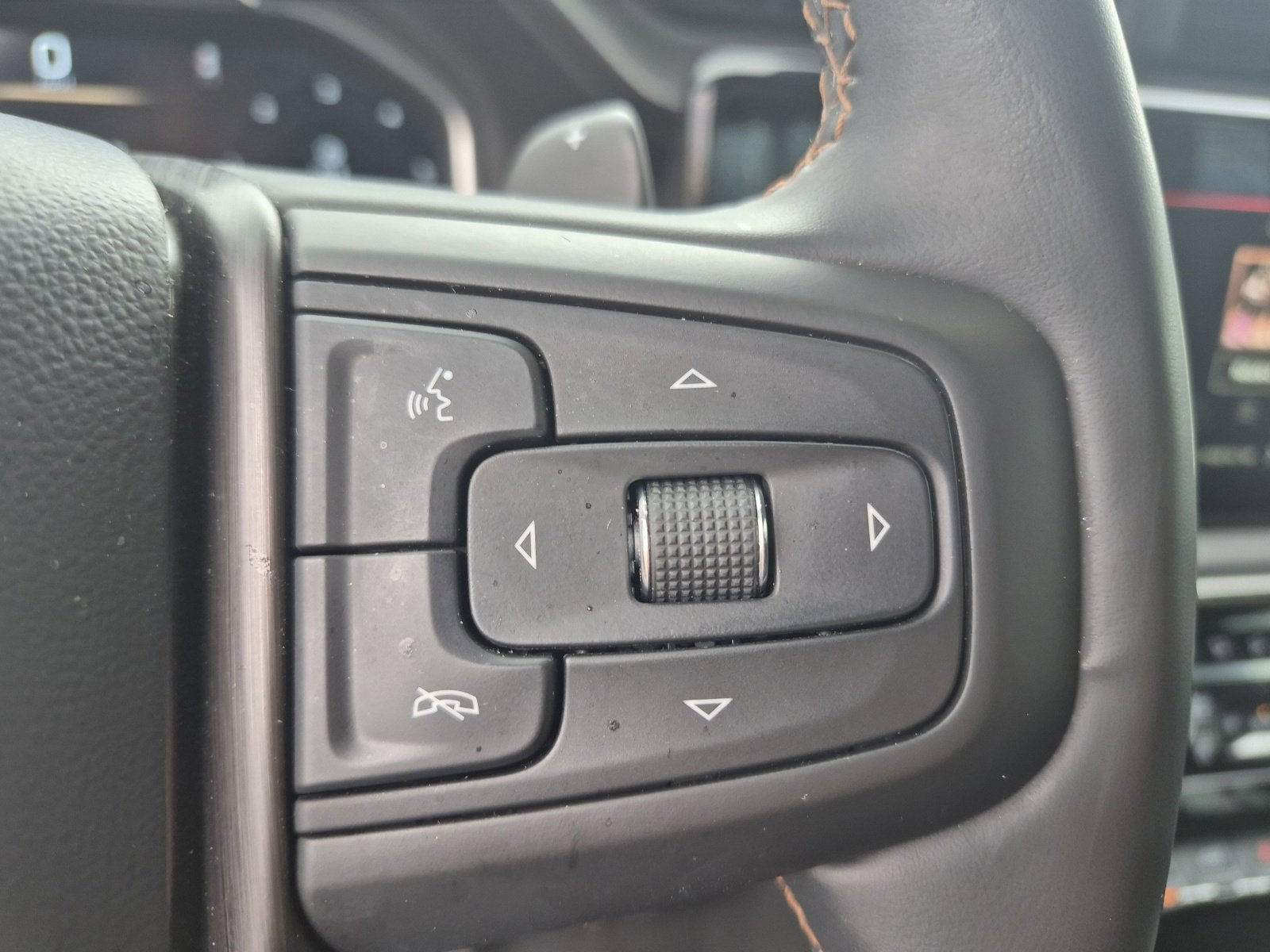 Used 2024 GMC Sierra 1500 AT4 w/ Technology Package image 27