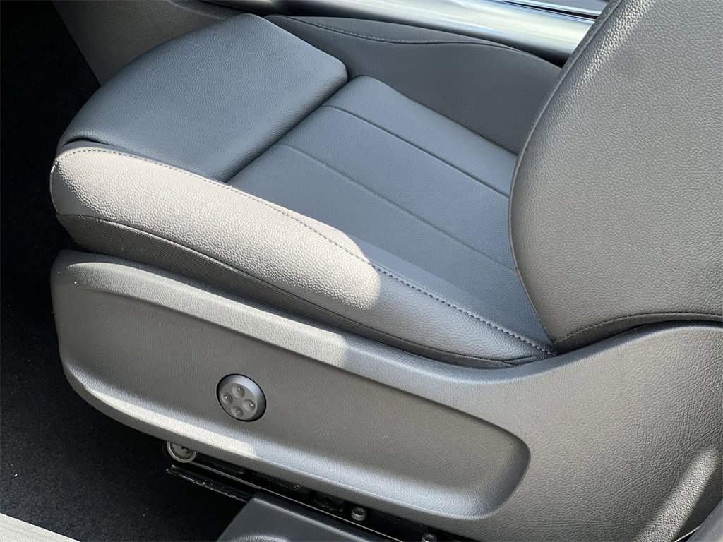 Certified 2025 Mercedes-Benz GLA 250 4MATIC image 12